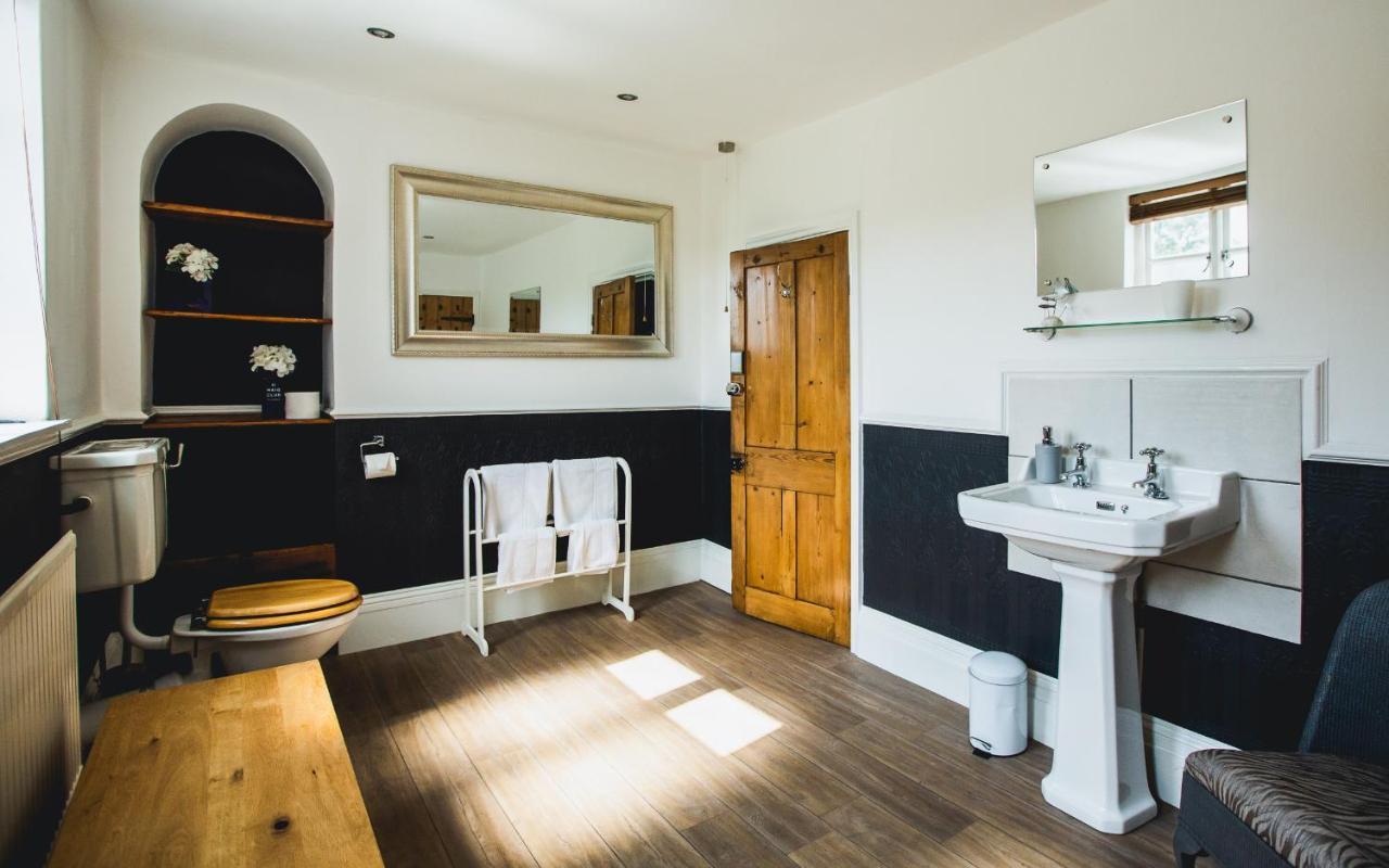 No8 Chepstow Bed & Breakfast Екстериор снимка