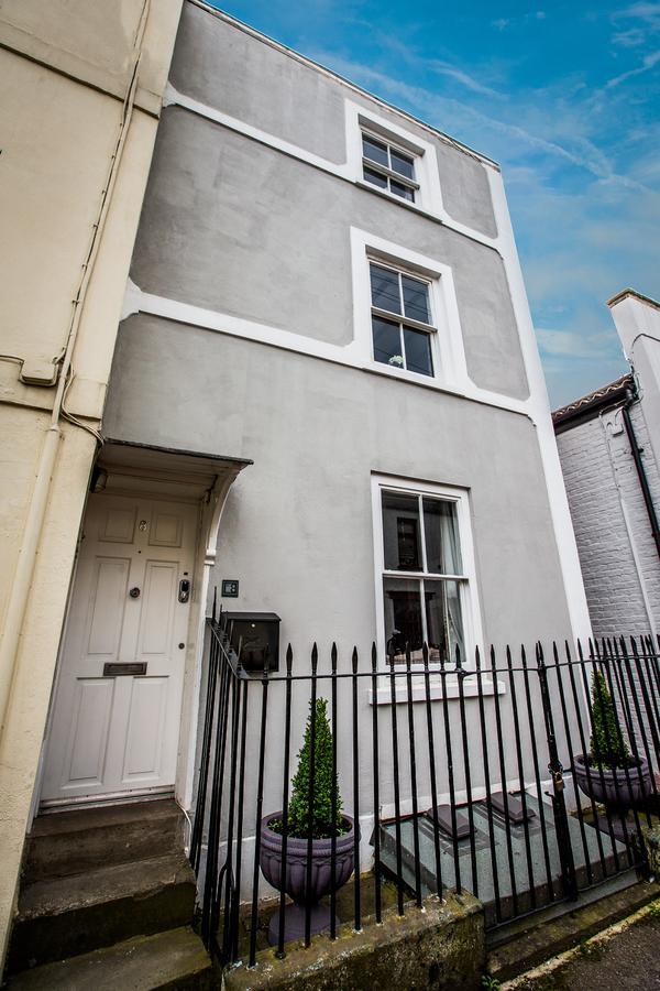 No8 Chepstow Bed & Breakfast Екстериор снимка
